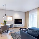 #stayhere - Brand New & Ultra Modern 1bdr Upscale Neighbourhood Paupys Apartman *