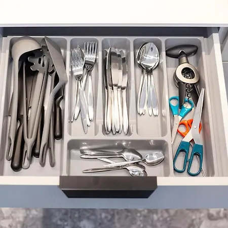 #stayhere - Brand New & Ultra Modern 1bdr Upscale Neighbourhood Paupys