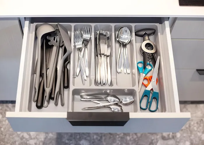 #stayhere - Brand New & Ultra Modern 1bdr Upscale Neighbourhood Paupys